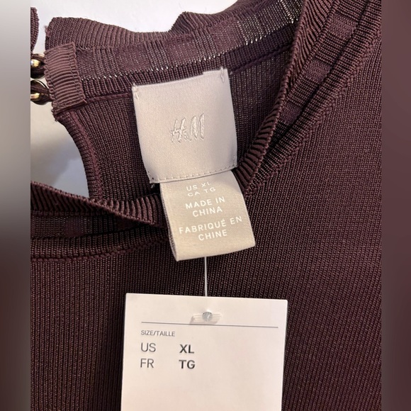 NWT H&M Pleated Skirt Dress in Maroon - Picture 2 of 7